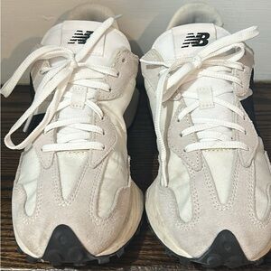 New Balance 327 Sneakers